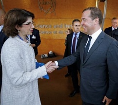 Заявление Председателя Правительства Российской Федерации Дмитрия Медведева на встрече с генеральным директором Европейской организации ядерных исследований Фабиолой Джанотти Заявление Председателя Правительства Российской Федерации Дмитрия Медведева на встрече с генеральным директором Европейской организации ядерных исследований Фабиолой Джанотти